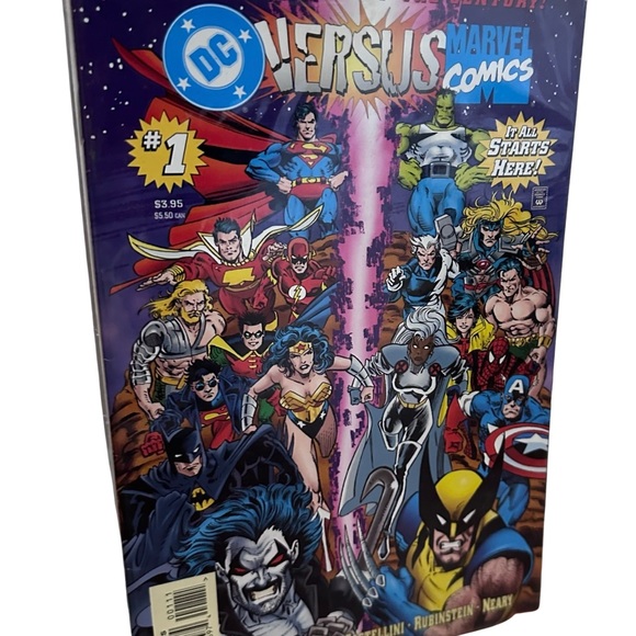 DC Versus MARVEL #1 NM- DC Universe Logo Variant RARE - 1996 - Picture 1 of 2